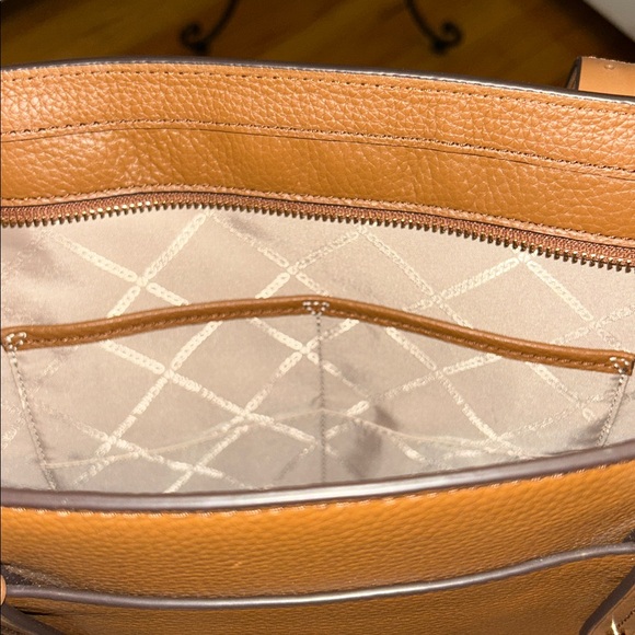 MICHAEL KORS Tan Pebbled Leather Double-Handle Tote - Picture 3 of 6